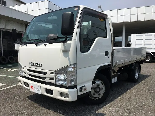 いすゞ エルフ 2RG-NJR88A(2WD)の写真1