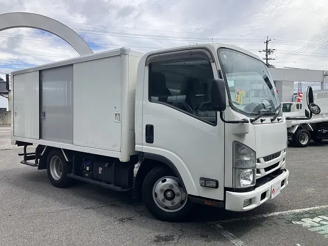 いすゞ エルフ 2RG-NMR88AN(2WD)の写真3