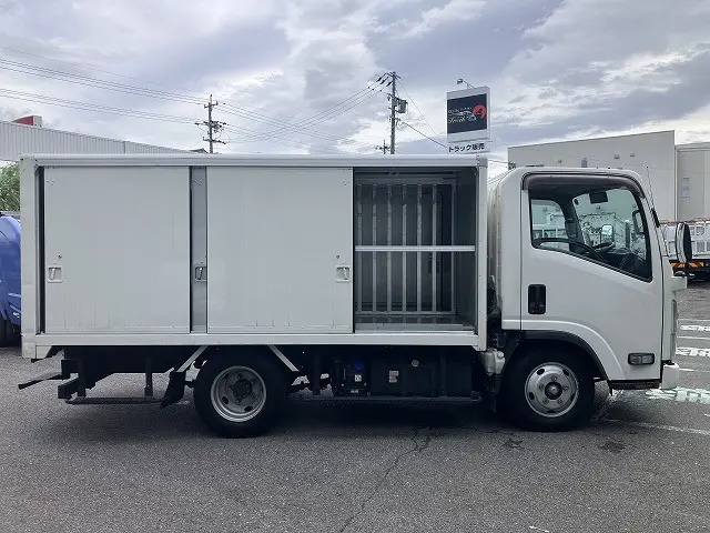 いすゞ エルフ 2RG-NMR88AN(2WD)の写真12