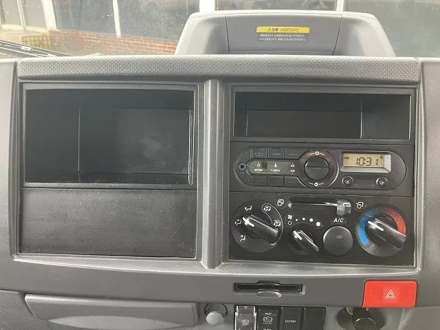 いすゞ エルフ 2RG-NMR88AN(2WD)の写真31