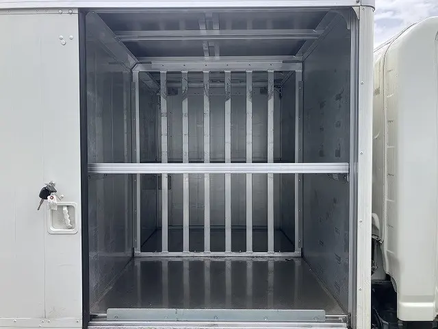 いすゞ エルフ 2RG-NMR88AN(2WD)の写真37