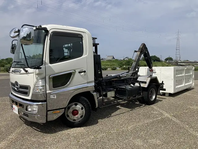 日野 レンジャー TKG-FC9JEAA(2WD)の写真1