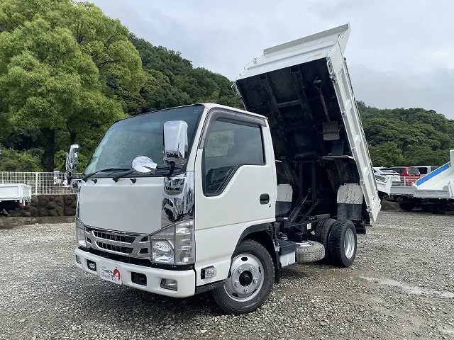 いすゞ エルフ 2RG-NKR88AD(2WD)の写真1