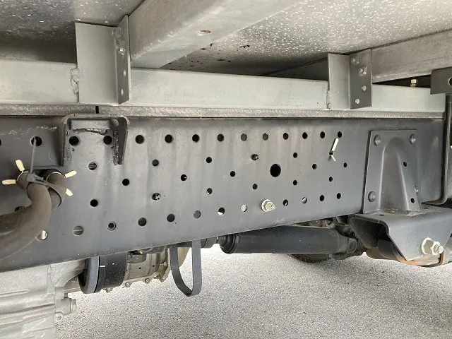 いすゞ エルフ TPG-NHR85AN(2WD)の写真15