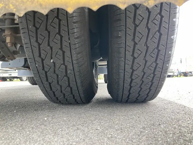 いすゞ エルフ TPG-NHR85AN(2WD)の写真26