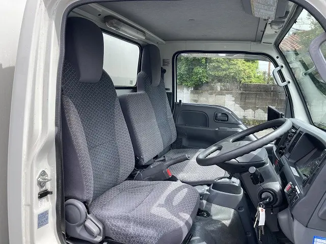 いすゞ エルフ TPG-NHR85AN(2WD)の写真27