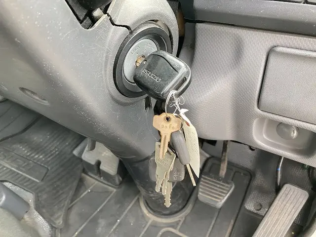 いすゞ エルフ TPG-NHR85AN(2WD)の写真31