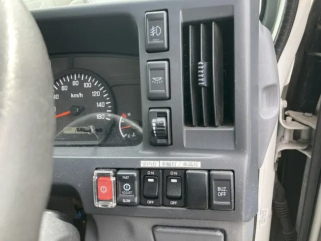 いすゞ エルフ TPG-NHR85AN(2WD)の写真32