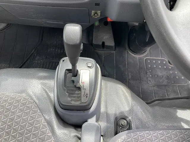 いすゞ エルフ TPG-NHR85AN(2WD)の写真37