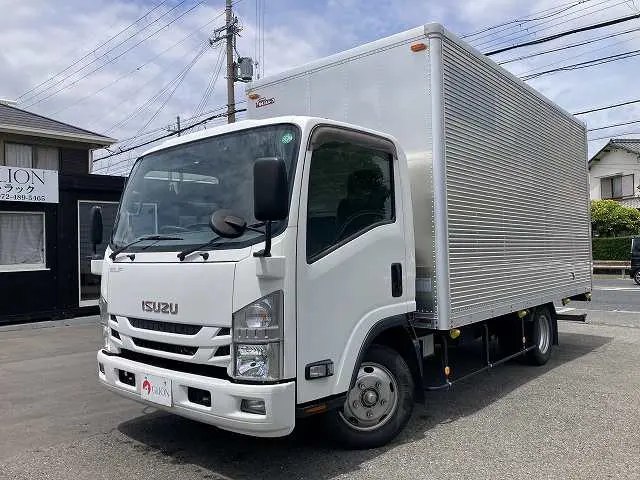 いすゞ エルフ TPG-NNR85AN(2WD)の写真1