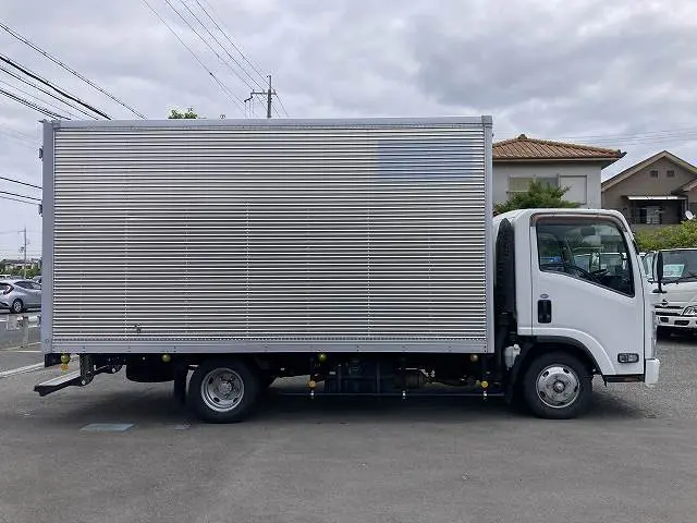 いすゞ エルフ TPG-NNR85AN(2WD)の写真5