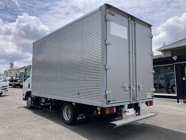 いすゞ エルフ TPG-NNR85AN(2WD)の写真6
