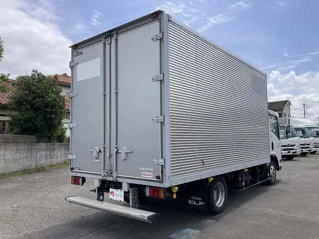 いすゞ エルフ TPG-NNR85AN(2WD)の写真8