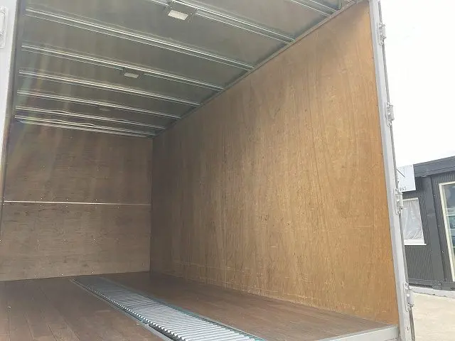 いすゞ エルフ TPG-NNR85AN(2WD)の写真14