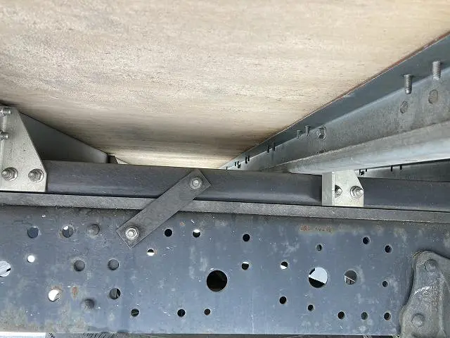 いすゞ エルフ TPG-NNR85AN(2WD)の写真24