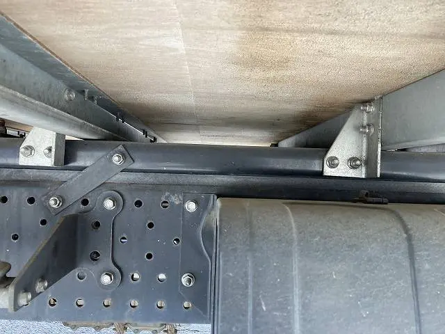 いすゞ エルフ TPG-NNR85AN(2WD)の写真26