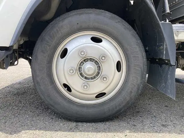 いすゞ エルフ TPG-NNR85AN(2WD)の写真28