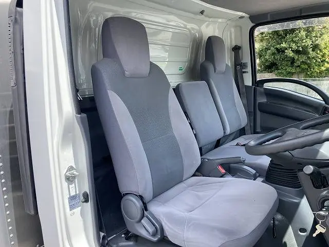 いすゞ エルフ TPG-NNR85AN(2WD)の写真39