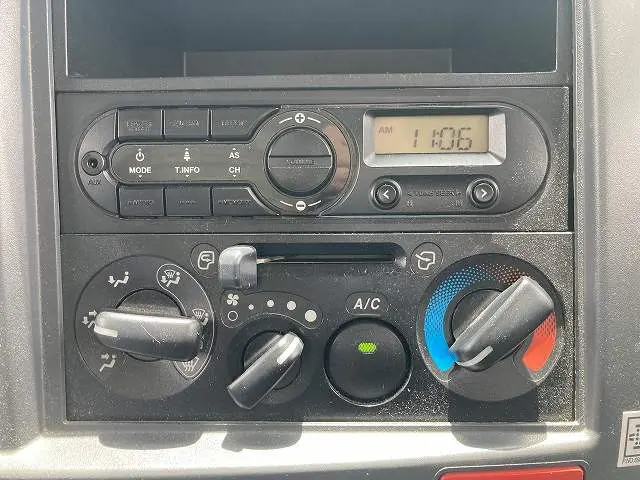 いすゞ エルフ TPG-NNR85AN(2WD)の写真43