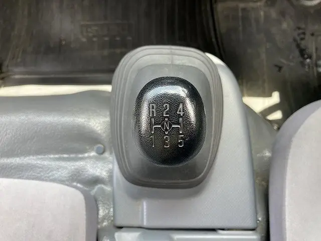 いすゞ エルフ TPG-NNR85AN(2WD)の写真45