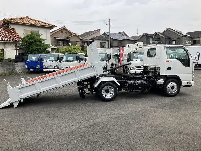 いすゞ エルフ TPG-NKR85AN(2WD)の写真5