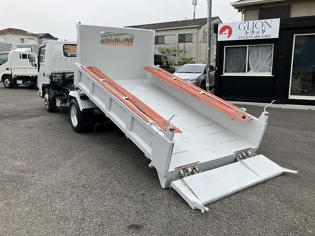 いすゞ エルフ TPG-NKR85AN(2WD)の写真6