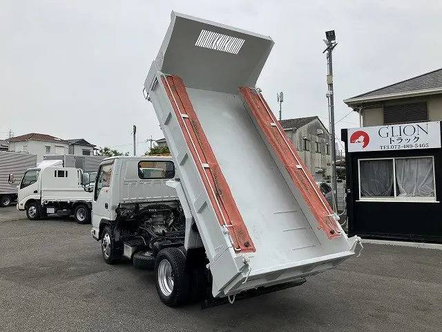 いすゞ エルフ TPG-NKR85AN(2WD)の写真13