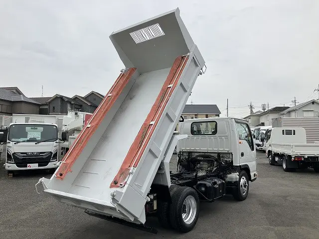 いすゞ エルフ TPG-NKR85AN(2WD)の写真15