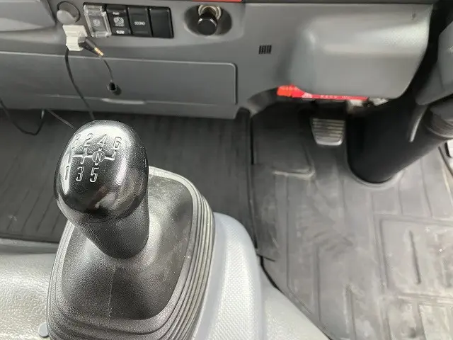 いすゞ エルフ TPG-NPR85AN(2WD)の写真32