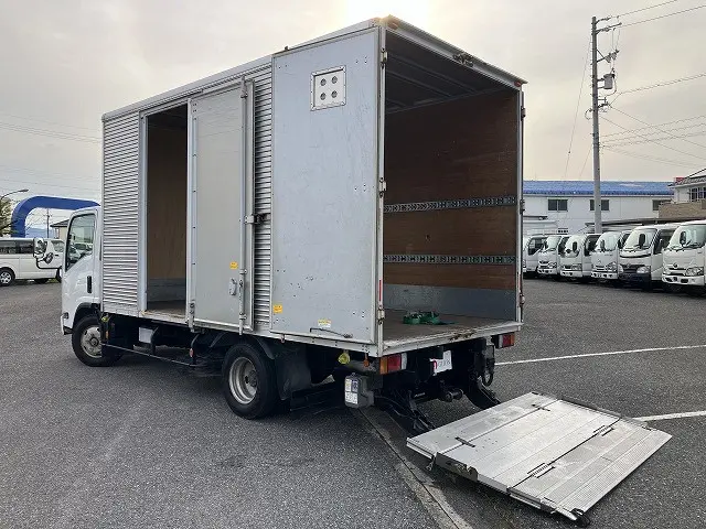 いすゞ エルフ TPG-NPR85AN(2WD)の写真1