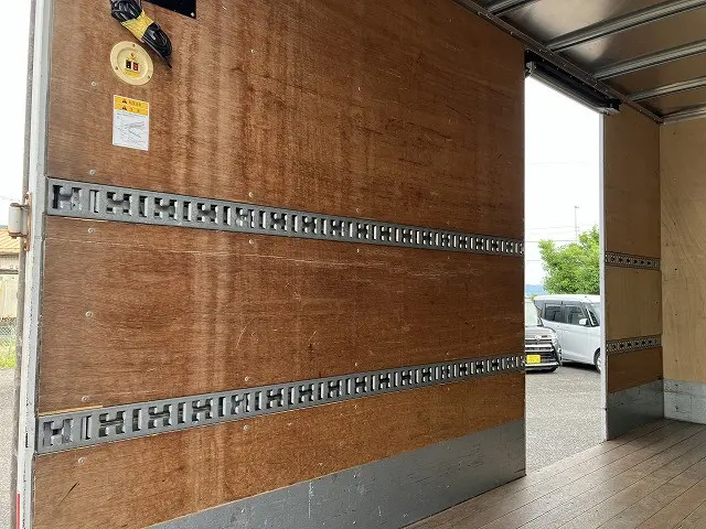 いすゞ エルフ TPG-NPR85AN(2WD)の写真19