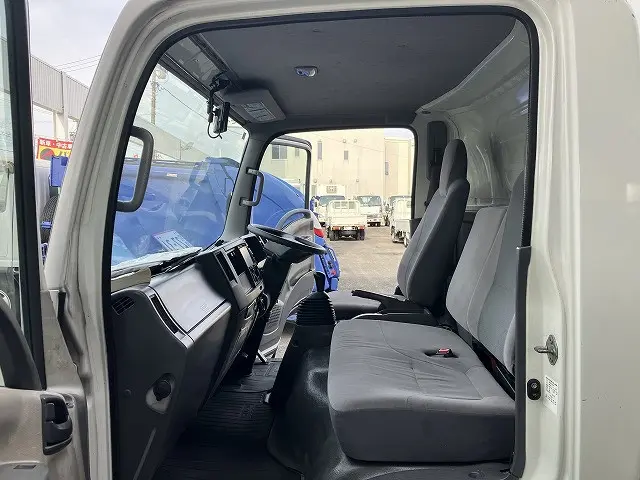 いすゞ エルフ TPG-NPR85AN(2WD)の写真38