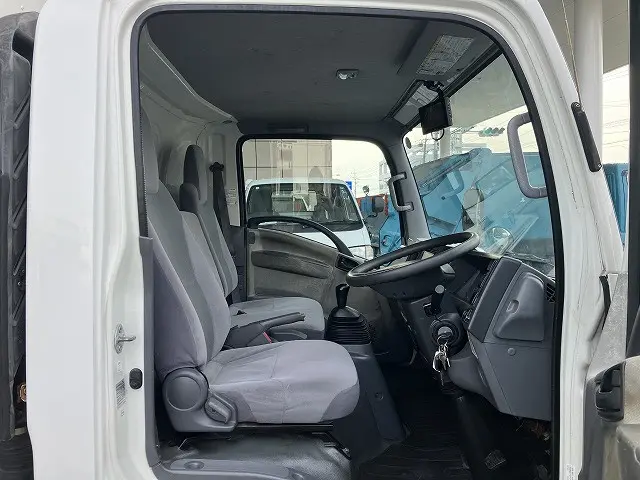 いすゞ エルフ TPG-NPR85AN(2WD)の写真40