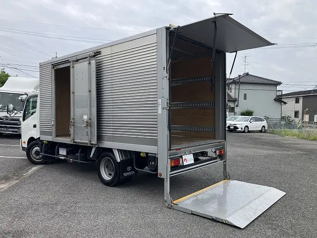 トヨタ ダイナ 2PG-XZU712(2WD)の写真1