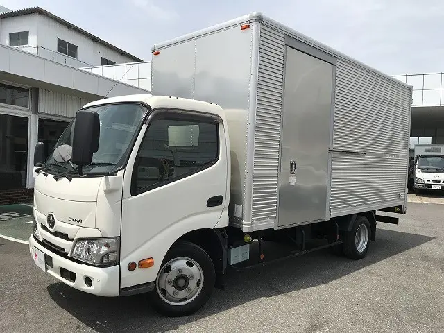 トヨタ ダイナ 2RG-XZU655(2WD)の写真1
