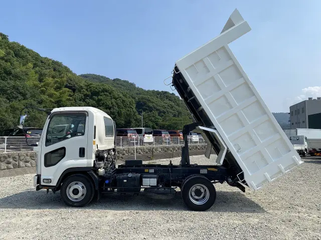 いすゞ フォワード 2RG-FRR90S1(2WD)の写真4