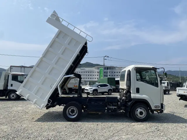 いすゞ フォワード 2RG-FRR90S1(2WD)の写真5