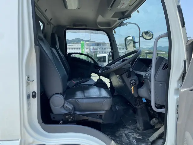 いすゞ フォワード 2RG-FRR90S1(2WD)の写真37