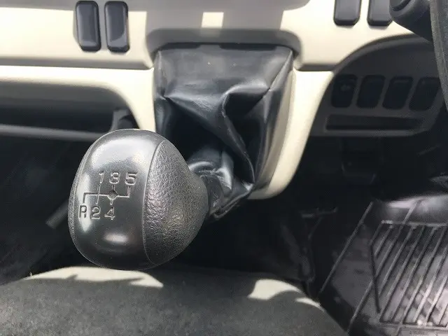 三菱 キャンター TPG-FBA20(2WD)の写真35