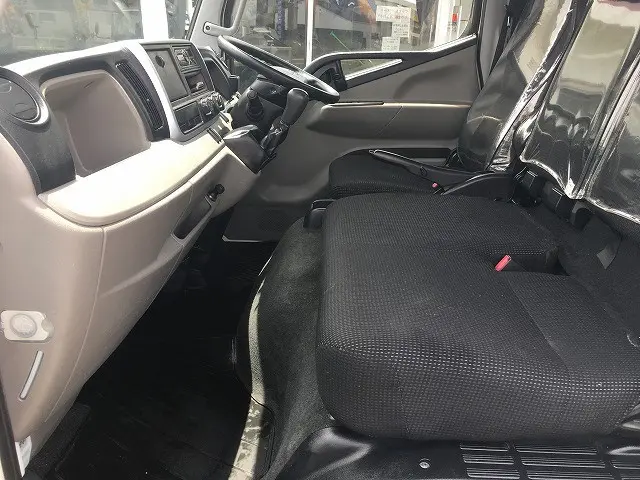三菱 キャンター TPG-FBA20(2WD)の写真37