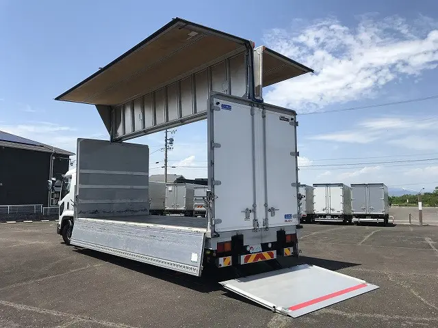 いすゞ フォワード 2RG-FRR90T2(2WD)の写真1