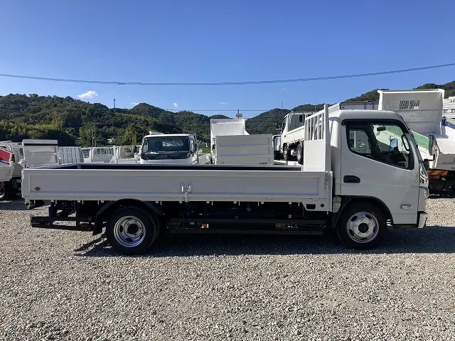 三菱 キャンター 2PG-FEAV0(2WD)の写真5
