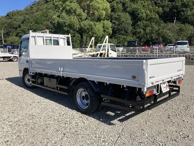 三菱 キャンター 2PG-FEAV0(2WD)の写真6