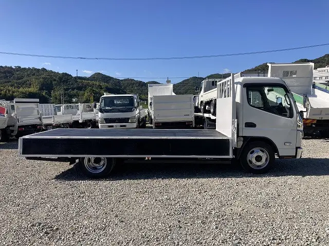 三菱 キャンター 2PG-FEAV0(2WD)の写真12