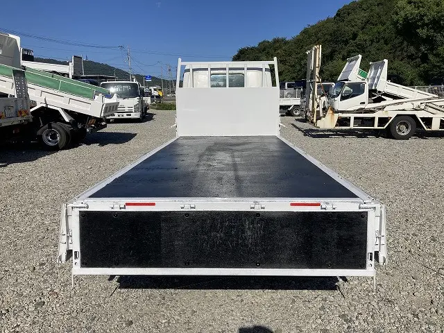 三菱 キャンター 2PG-FEAV0(2WD)の写真14
