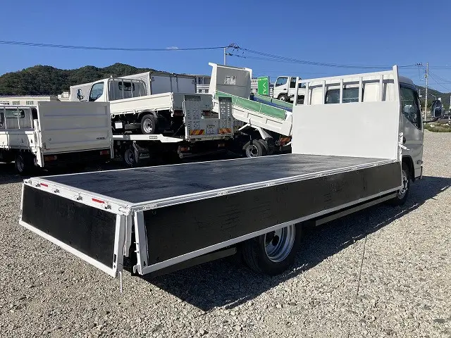 三菱 キャンター 2PG-FEAV0(2WD)の写真15