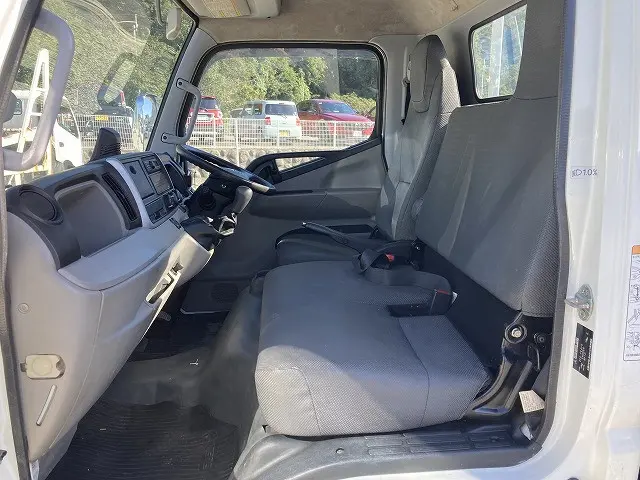 三菱 キャンター 2PG-FEAV0(2WD)の写真22