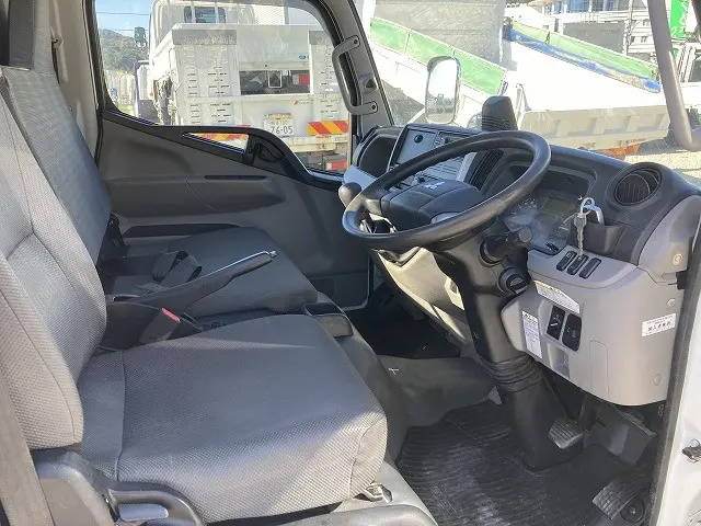 三菱 キャンター 2PG-FEAV0(2WD)の写真24