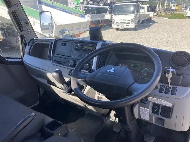 三菱 キャンター 2PG-FEAV0(2WD)の写真25