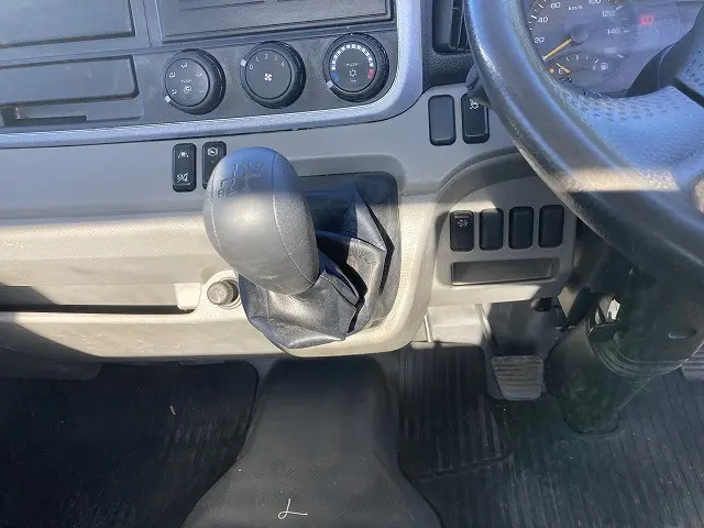 三菱 キャンター 2PG-FEAV0(2WD)の写真27